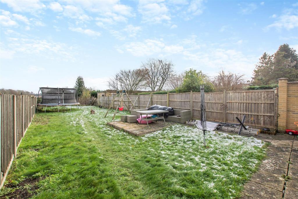 Beautiful Rear Garden Extending Over 125f
