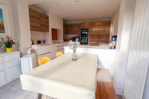 3 bedroom semi-detached house for sale, Wow factor Kitchen/dining Room, Ashmead Road, Maybush