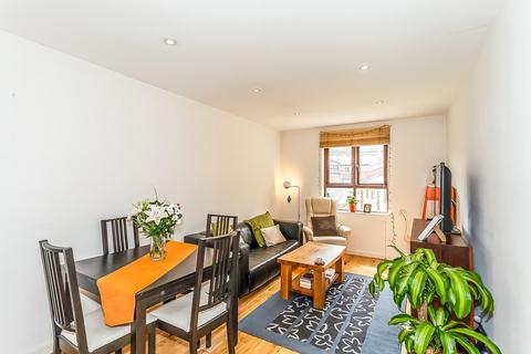 61 Prospect Place, London, E1W 3TJ