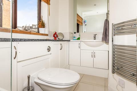 61 Prospect Place, London, E1W 3TJ