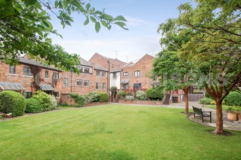 61 Prospect Place, London, E1W 3TJ