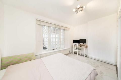 3 bedroom flat to rent, Colville Road, London W11