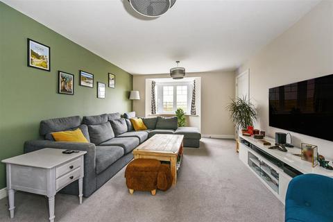 4 bedroom detached house for sale, Edneys Walk, Overton, Basingstoke