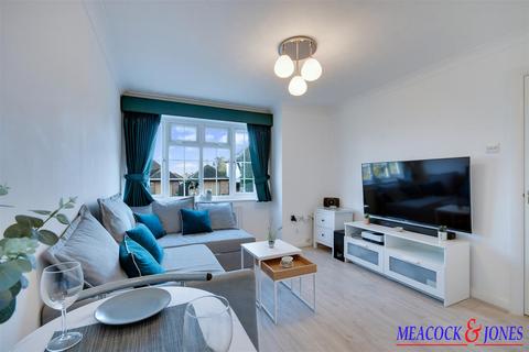 2 bedroom maisonette for sale, Priests Lane, Shenfield, Brentwood