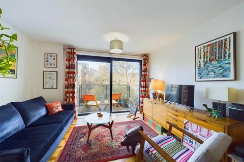 1 bedroom flat for sale, Oakley House, 4 Hotspur Street, London, SE11 6BT