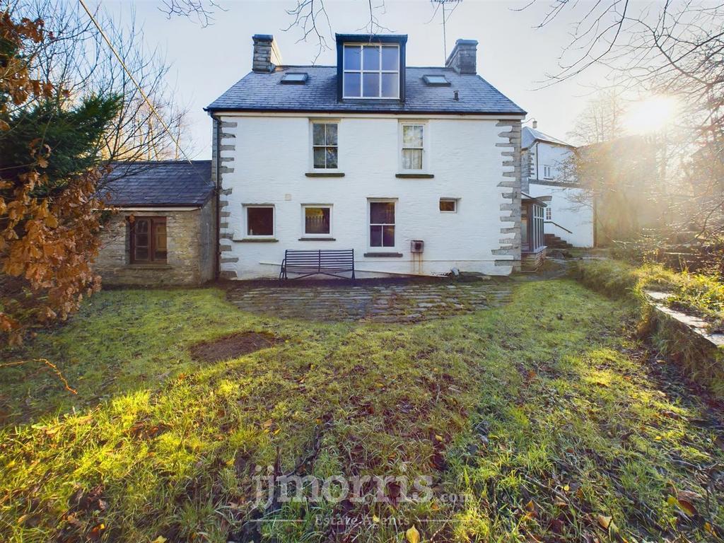 Felin wen   farmhouse