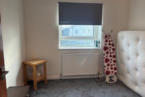 2 bedroom flat to rent, Brownhill Road, Thurso, Highland. KW14 7NL