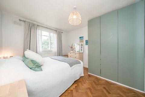 2 bedroom flat for sale, St. Margarets Road, St Margarets TW1