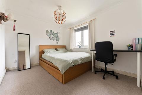 18 Angler Road, Salisbury, SP2 9PB