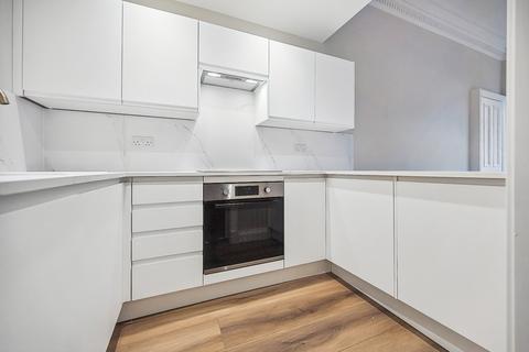 2 bedroom flat to rent, Grantley Gardens , Flat 2-1, Shawlands, Glasgow, G41 3PY