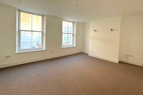 2 bedroom apartment to rent, Queen Street Ramsgate CT11