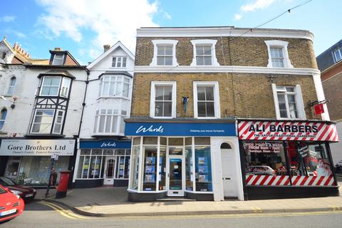 2 bedroom apartment to rent, Queen Street Ramsgate CT11