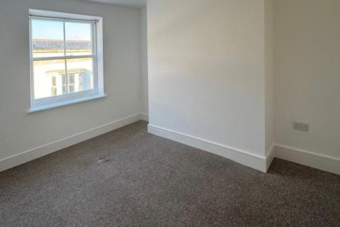 2 bedroom apartment to rent, Queen Street Ramsgate CT11