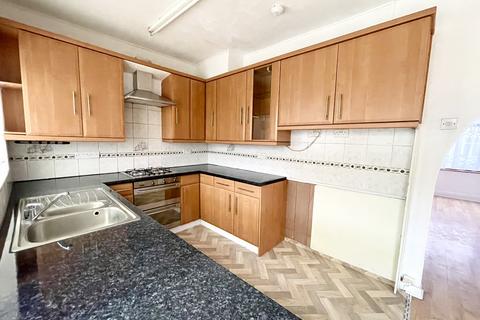 3 bedroom terraced house to rent, Avondale Road, London E17