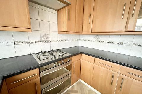 3 bedroom terraced house to rent, Avondale Road, London E17