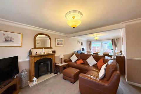 3 bedroom semi-detached house for sale, Chelmer Drive, Hutton, Brentwood