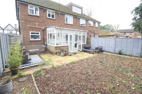 2 bedroom maisonette for sale, High Road, Byfleet, West Byfleet