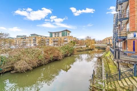 42, Dorey House High Street, Brentford, TW8 8LD