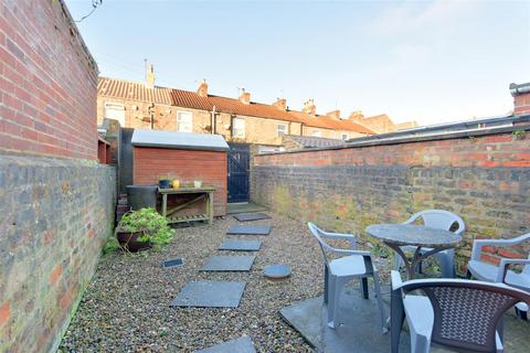 2 bedroom house to rent, Milton Street, York