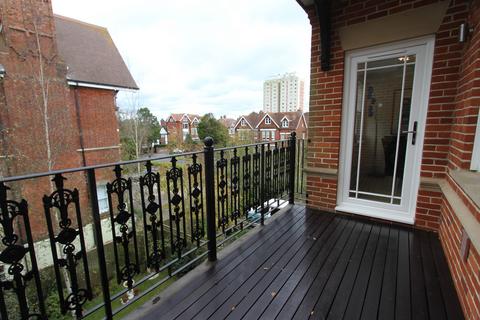 2 bedroom apartment for sale, Buxton Road , Eastbourne  BN20