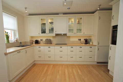 2 bedroom apartment for sale, Buxton Road , Eastbourne  BN20