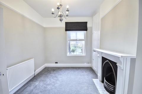 2 bedroom house to rent, Campion Road, Leamington Spa