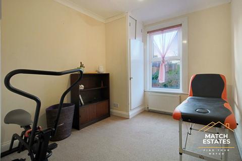 6 Beachborough Road, Folkestone, CT19 4AB