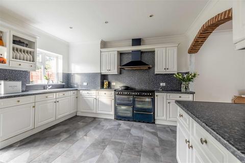 33 Clewer Hill Road, Windsor, SL4 4BU