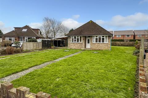 2 bedroom detached bungalow for sale, Woodgate Close, Chichester PO20