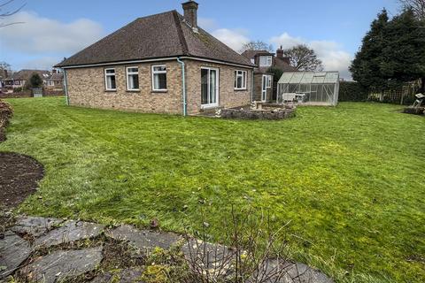 2 bedroom detached bungalow for sale, Woodgate Close, Chichester PO20