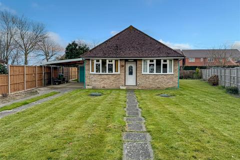 2 bedroom detached bungalow for sale, Woodgate Close, Chichester PO20