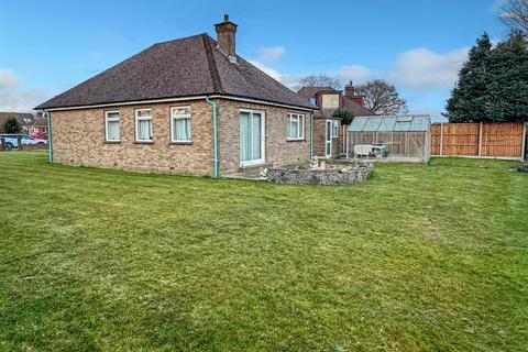 2 bedroom detached bungalow for sale, Woodgate Close, Chichester PO20