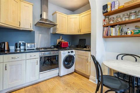 2 bedroom flat for sale, Stanley Road, Teddington TW11