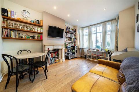 2 bedroom flat for sale, Stanley Road, Teddington TW11