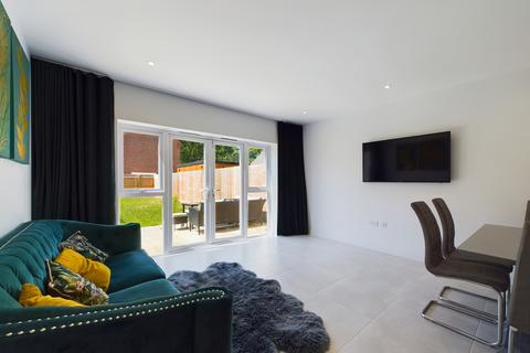 4 bedroom end of terrace house for sale, Aspen Road, High Wycombe, Buckinghamshire