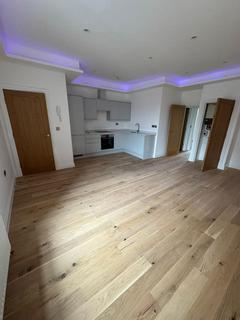 2 bedroom flat to rent, London, SE5