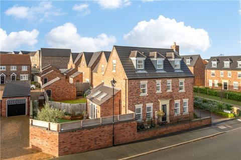 4 bedroom semi-detached house for sale, Pentagon Way, Wetherby, West Yorkshire, LS22