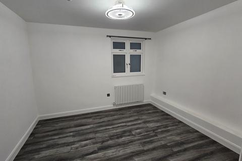 1 bedroom flat to rent, Morden SM4