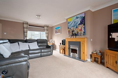 3 bedroom terraced house for sale, Gateside Road, Whitburn EH47