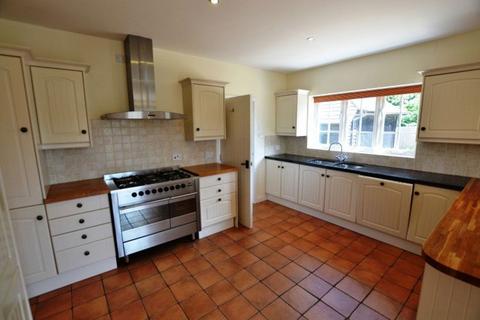 3 bedroom semi-detached house to rent, Shillington, Hertfordshire