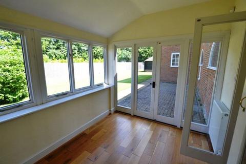 3 bedroom semi-detached house to rent, Shillington, Hertfordshire