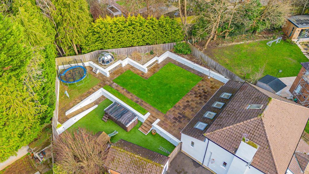 Bronwydd Close Drone-5.jpg