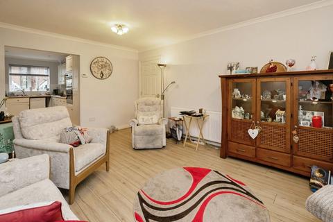 2 bedroom flat for sale, Jameson Road, Bexhill-on-Sea TN40