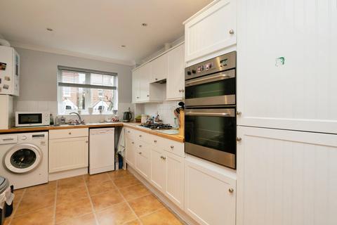 2 bedroom flat for sale, Jameson Road, Bexhill-on-Sea TN40