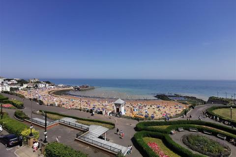 2 bedroom flat to rent, Western Esplanade, Broadstairs