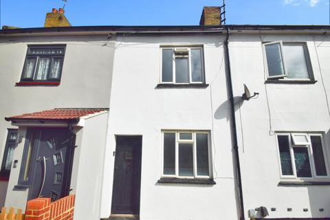 2 bedroom house to rent, High Street, Rainham, Kent