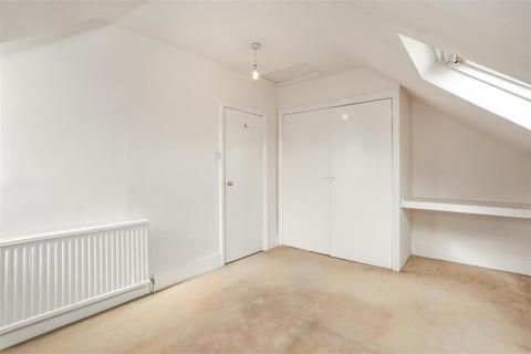 3 bedroom flat for sale, Lady Margaret Road, London