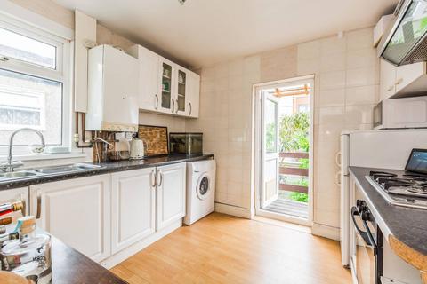 2 bedroom flat for sale, Cheshunt Road E7, Forest Gate, London, E7