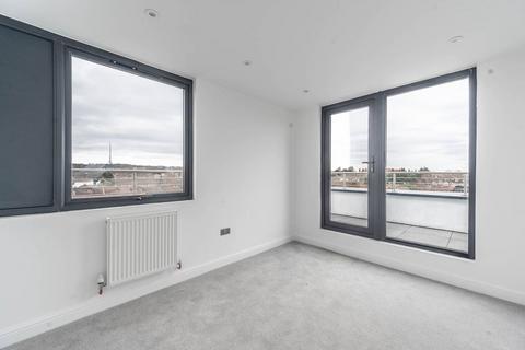 2 bedroom flat for sale, Eloise House, London SE25