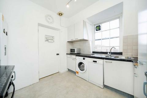 2 bedroom flat to rent, Finchley Road, London NW8